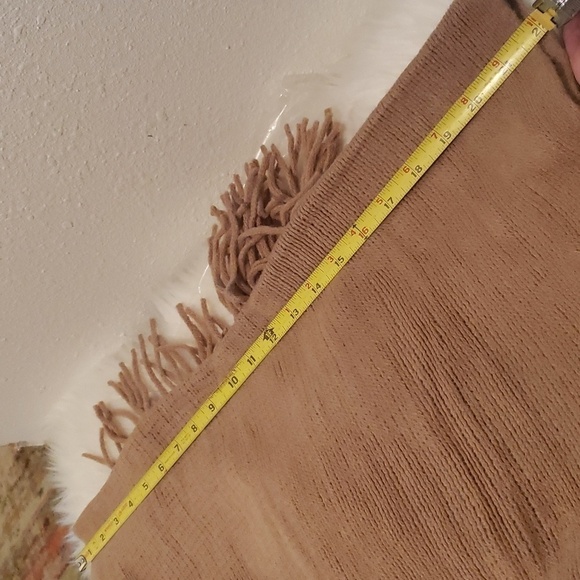 NWT Shiraleah Rowan Poncho Fringe Taupe/Camel Soft Lightweight - Picture 11 of 15